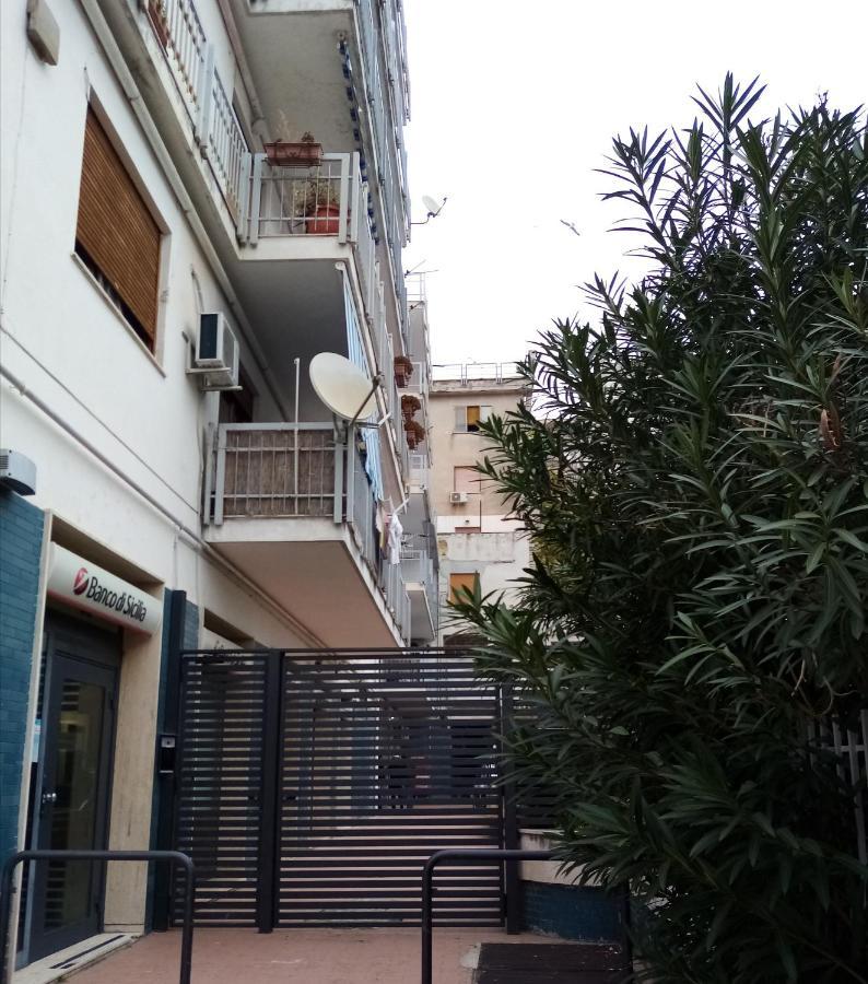 Casa Rosamarina Apartment Мондело Екстериор снимка