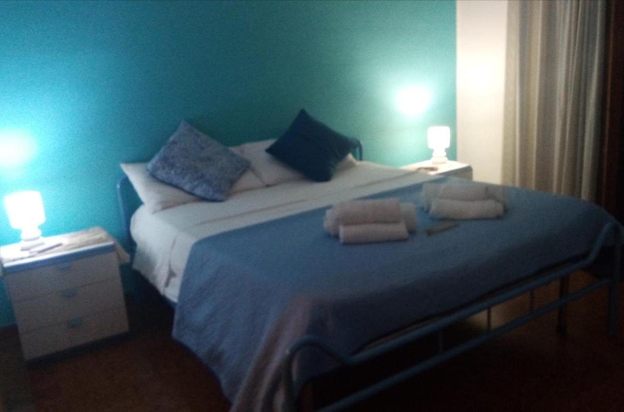 Casa Rosamarina Apartment Мондело Екстериор снимка
