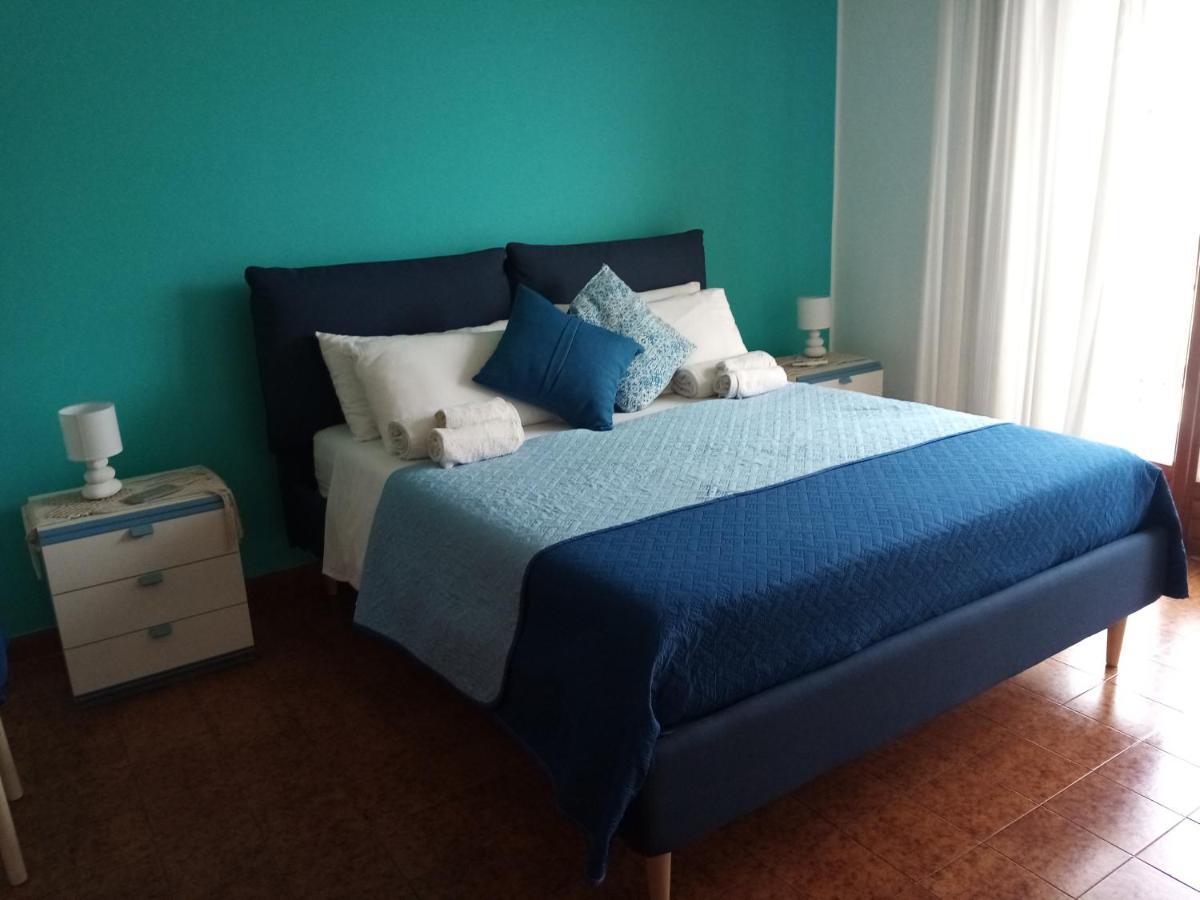 Casa Rosamarina Apartment Мондело Екстериор снимка