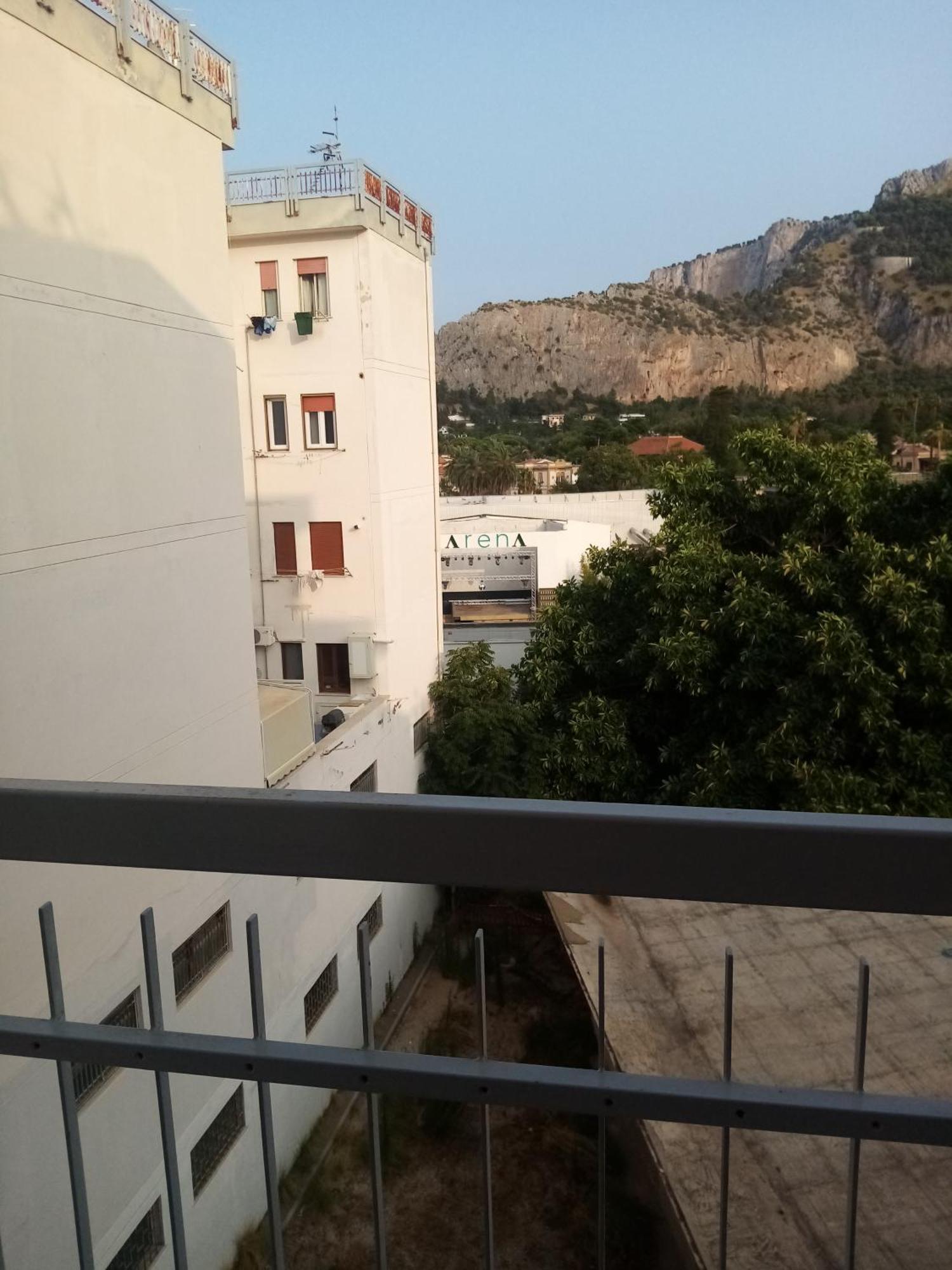 Casa Rosamarina Apartment Мондело Екстериор снимка
